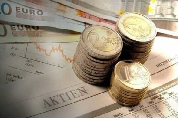 谷歌云官宣涨价，云计算景气度攀升！阿里稳居国内市场断层第一，港股互联网ETF（513770）受资金关注